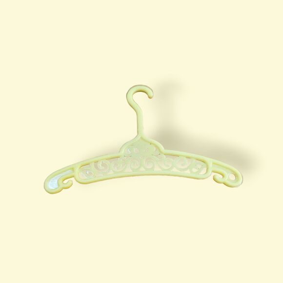 Bundle of vintage Barbie hangers - Picture 2 of 5